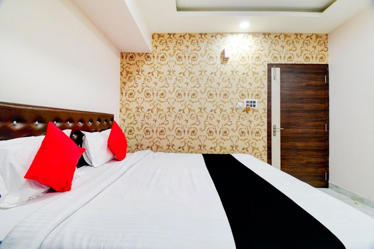 Collection O 73981 Imperial Inn Guwahati Exterior foto